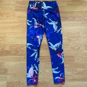 Fabletics Woman’s Floral Leggings. Size S